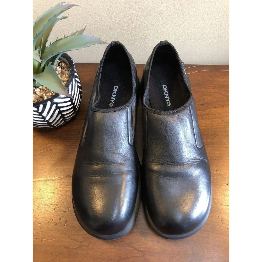 Donna Karan DKNY Womens 10 Black Loafers Slip On Shoes Hipster Minimalist Career